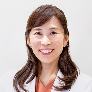 ニキビができたらまず皮膚科。難治性の場合は自費診療の内服薬も