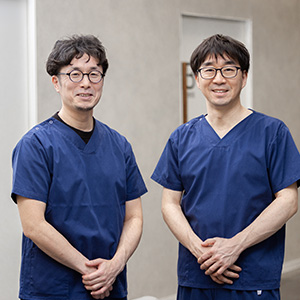 熟練の医師2名で執刀、心身の負担を抑えた鼠径ヘルニア手術